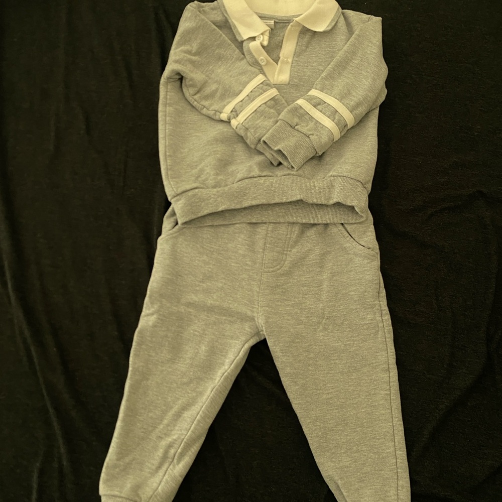 Grey and off white sweat suit 2T